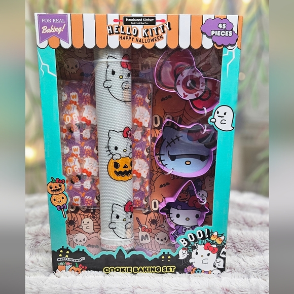 Hello Kitty Cookie Baking Set - Picture 5 of 6